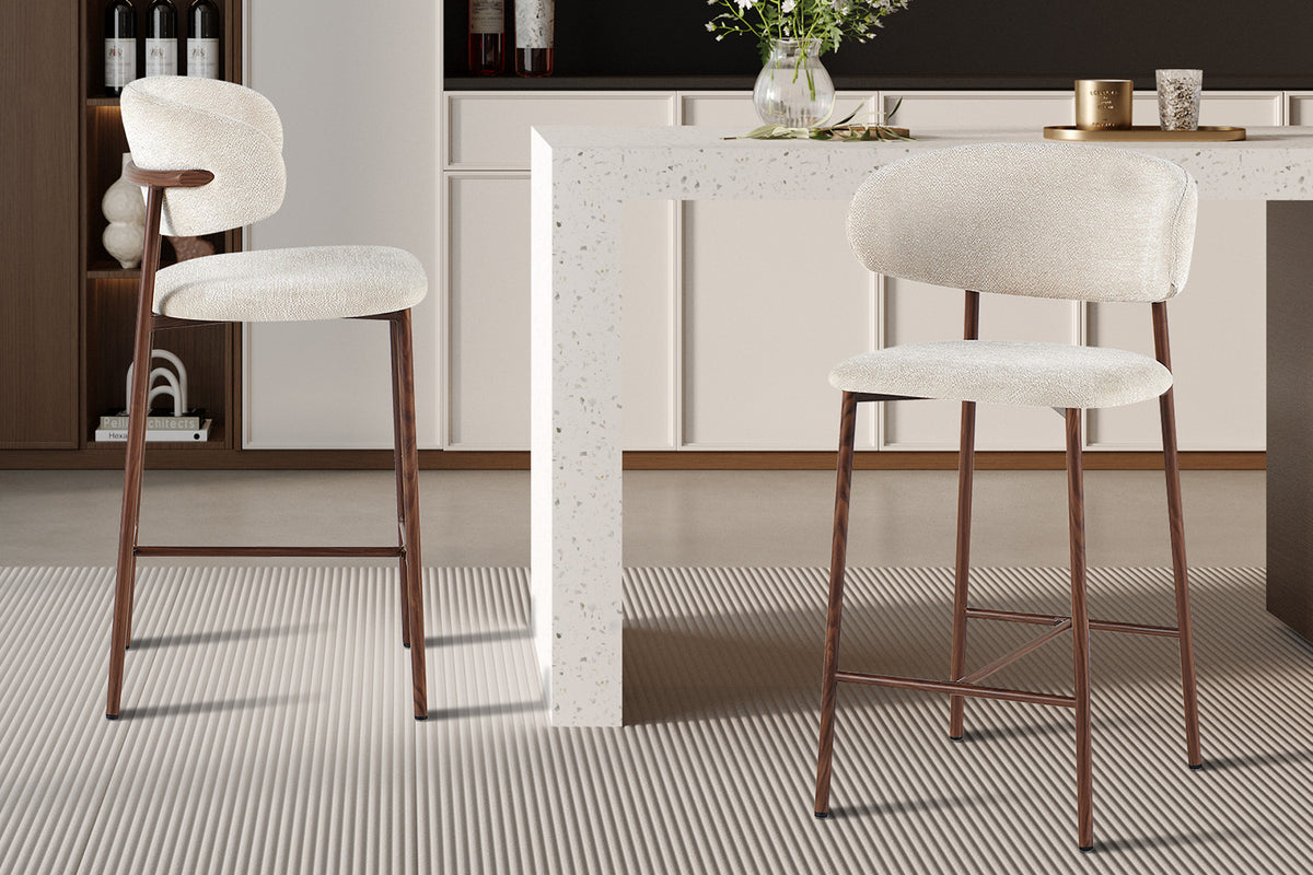 NIEUW - Counterstoel 'Coco' Walnoot - Stof Raven 24 Beige