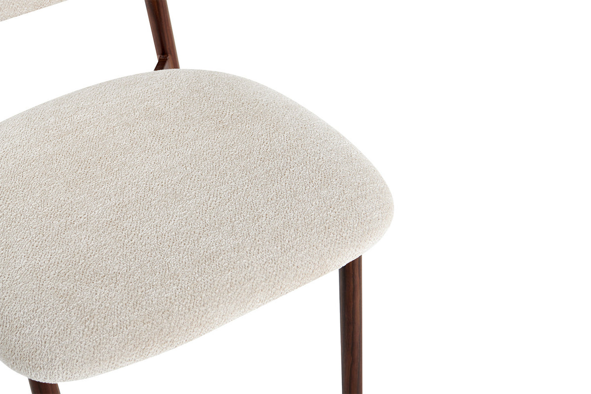 NIEUW - Stoel 'Coco' Walnoot - Stof Fabb Raven 24 Beige