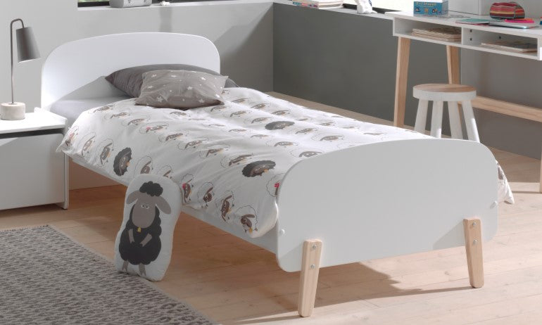 Deze KIDDY-combinatie in wit bestaat uit een bed (90x200) en een bijbehorend nachtkastje.