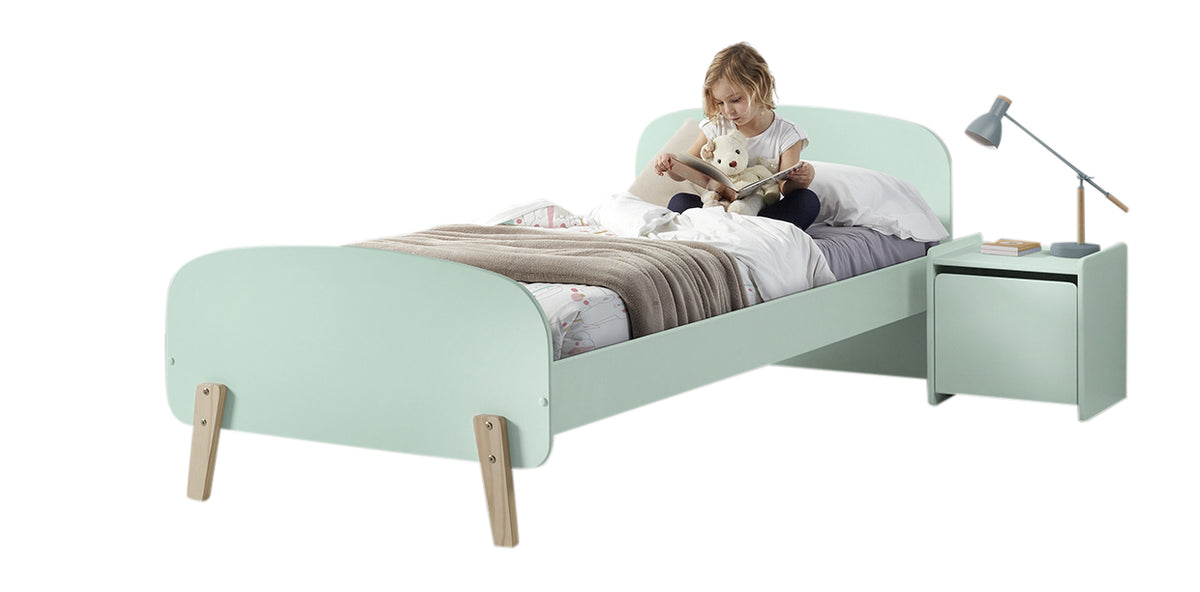 Cet ensemble Kiddy vert menthe se compose d'un lit (90 x 200) et d'une table de chevet assortie.