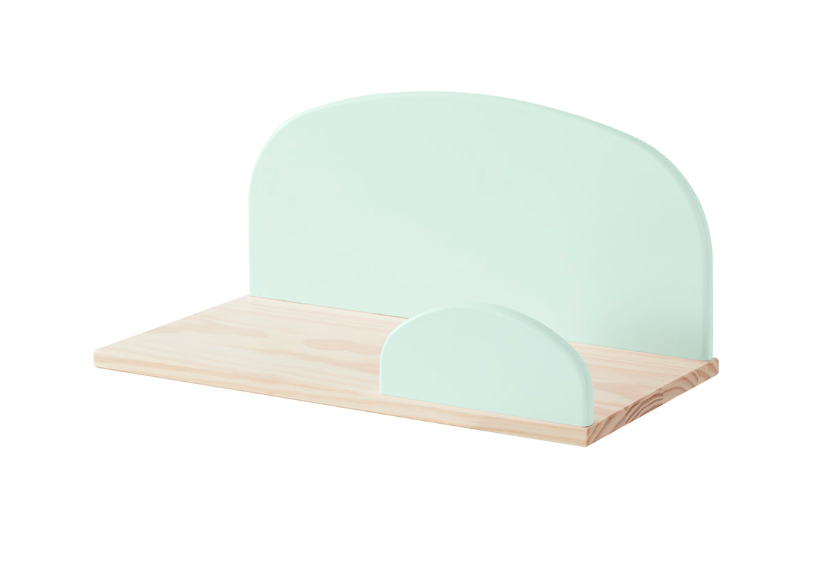 Deze KIDDY combinatie in mintgroen bestaat uit een bed (90x200) met nachtkastje, 2 hangplankjes (45 en 65 cm) en een uitvalbeveiliging.