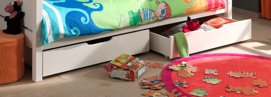 Scott stapelbed met twee lades.